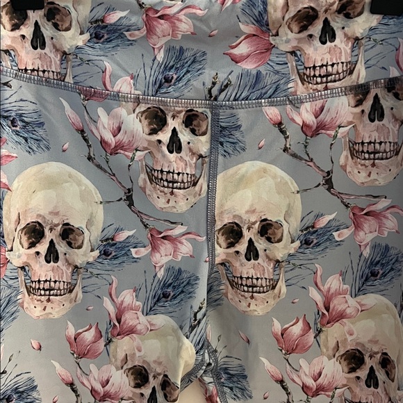 Skull Print Leggings - Picture 2 of 4